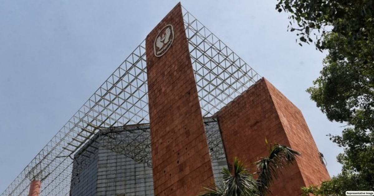 Centre announces welfare measures for LIC agents, employees